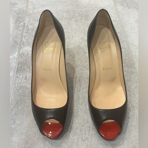 Christian Louboutin Black Leather Heels. Size 38 1/2